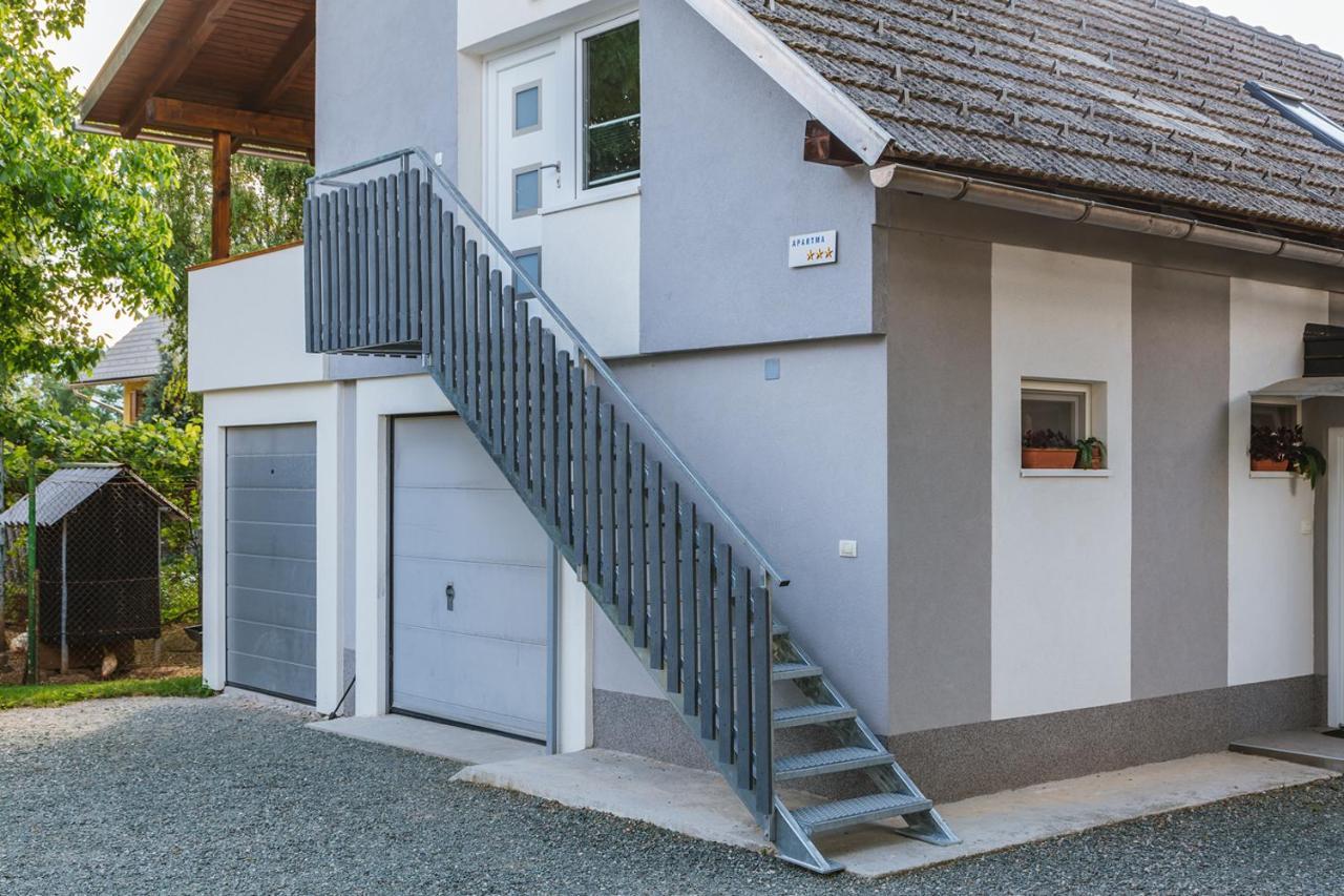 Blue Door - Studio Apartman Lesce  Kültér fotó